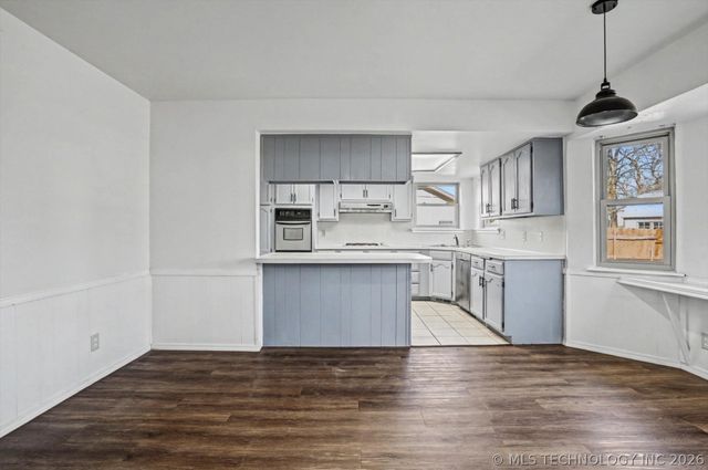 304 W Albuquerque Street S, Broken Arrow, OK 74011