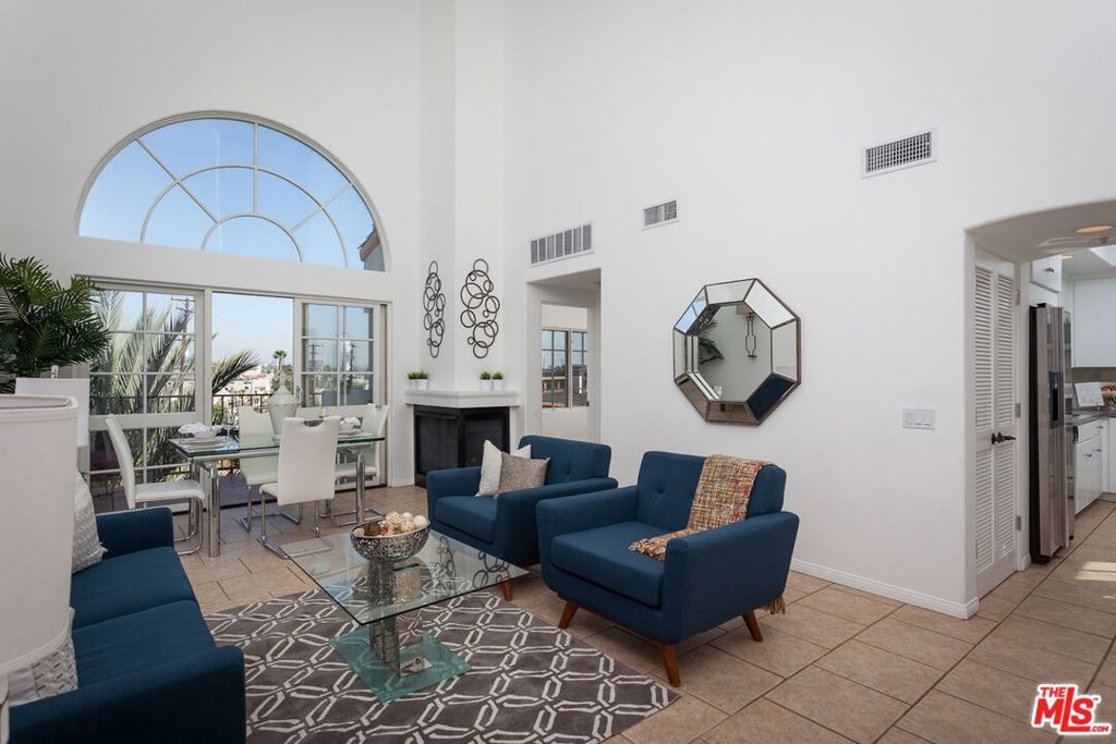 Image 1 of property listing at 851 N San Vicente Boulevard 308, West Hollywood, CA 90069