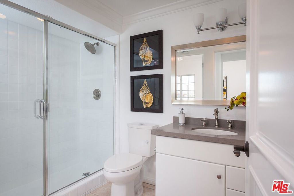 Image 14 of property listing at 851 N San Vicente Boulevard 308, West Hollywood, CA 90069