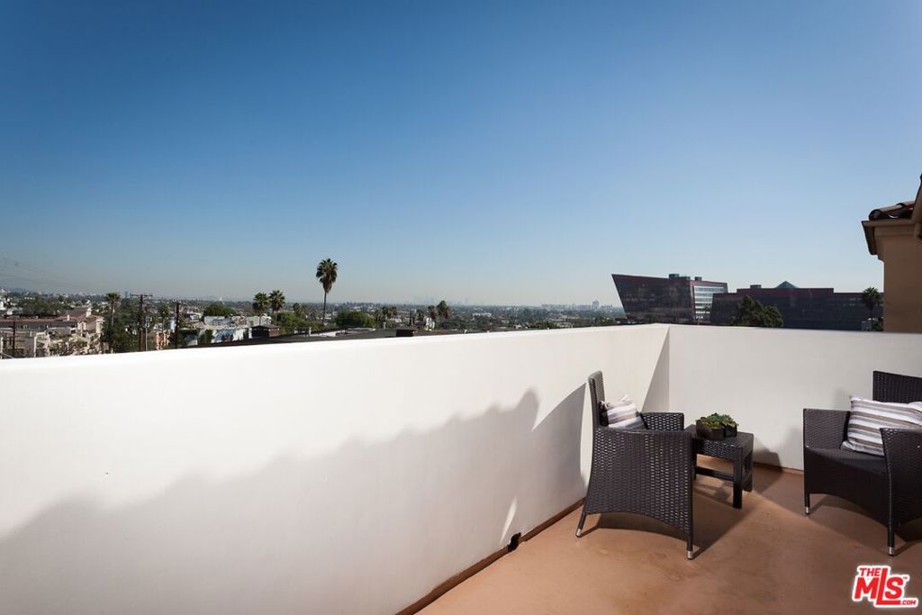 Image 15 of property listing at 851 N San Vicente Boulevard 308, West Hollywood, CA 90069
