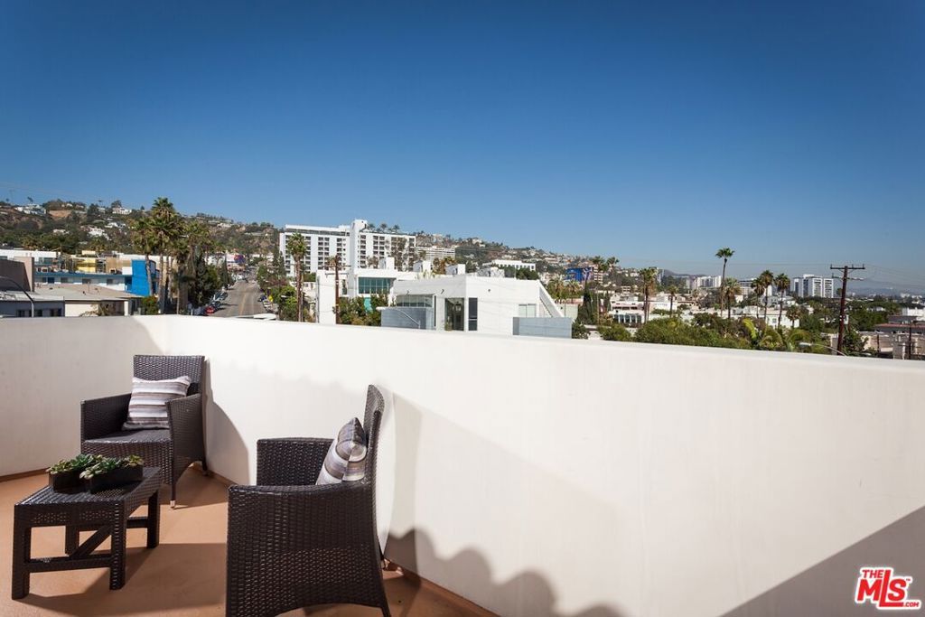 Image 16 of property listing at 851 N San Vicente Boulevard 308, West Hollywood, CA 90069