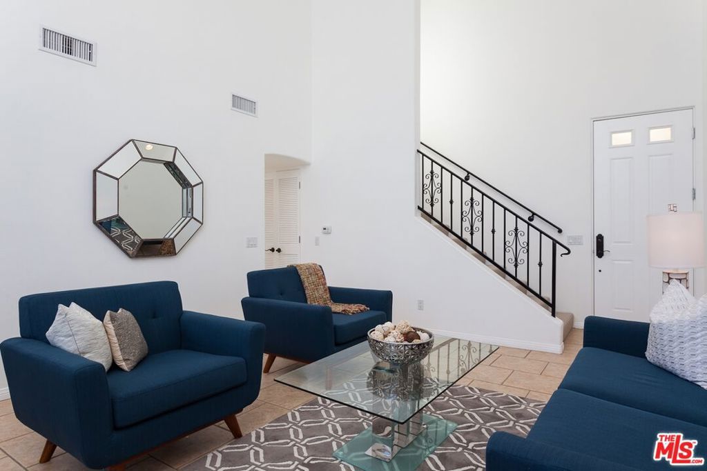 Image 4 of property listing at 851 N San Vicente Boulevard 308, West Hollywood, CA 90069