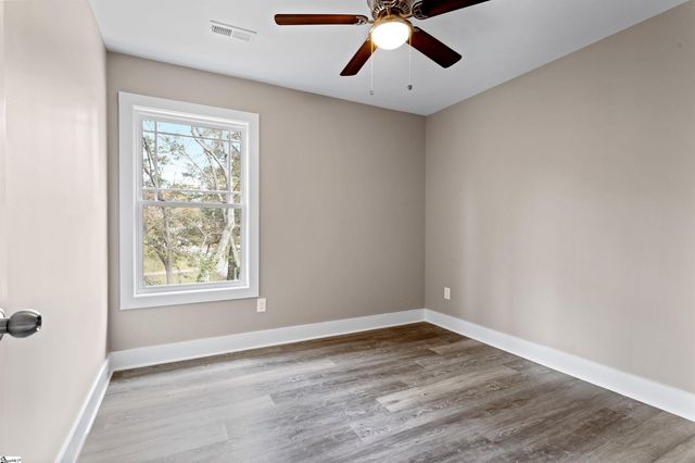 2 Hillbrook Road, Taylors, SC 29687
