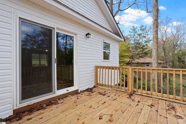 2 Hillbrook Road, Taylors, SC 29687