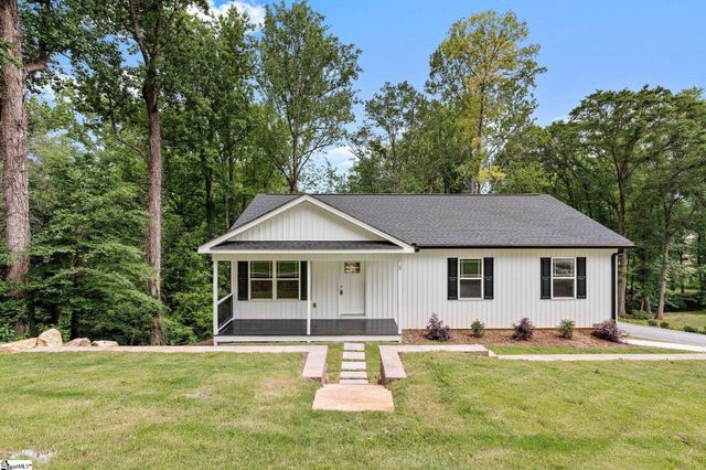 2 Hillbrook Road, Taylors, SC 29687