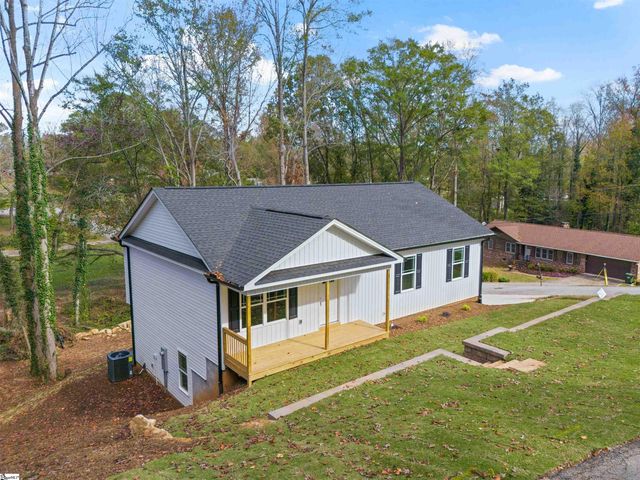 2 Hillbrook Road, Taylors, SC 29687