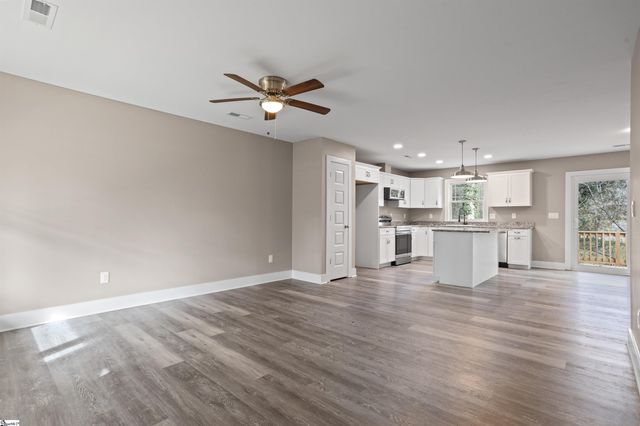 2 Hillbrook Road, Taylors, SC 29687