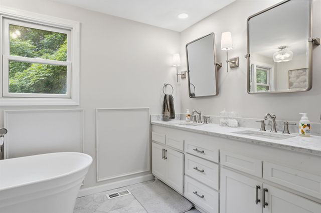 1 Chandler Road, Bedford, NH 03110