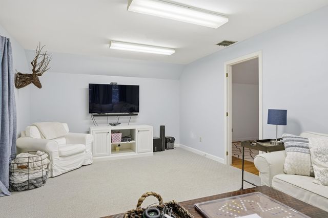 1 Chandler Road, Bedford, NH 03110