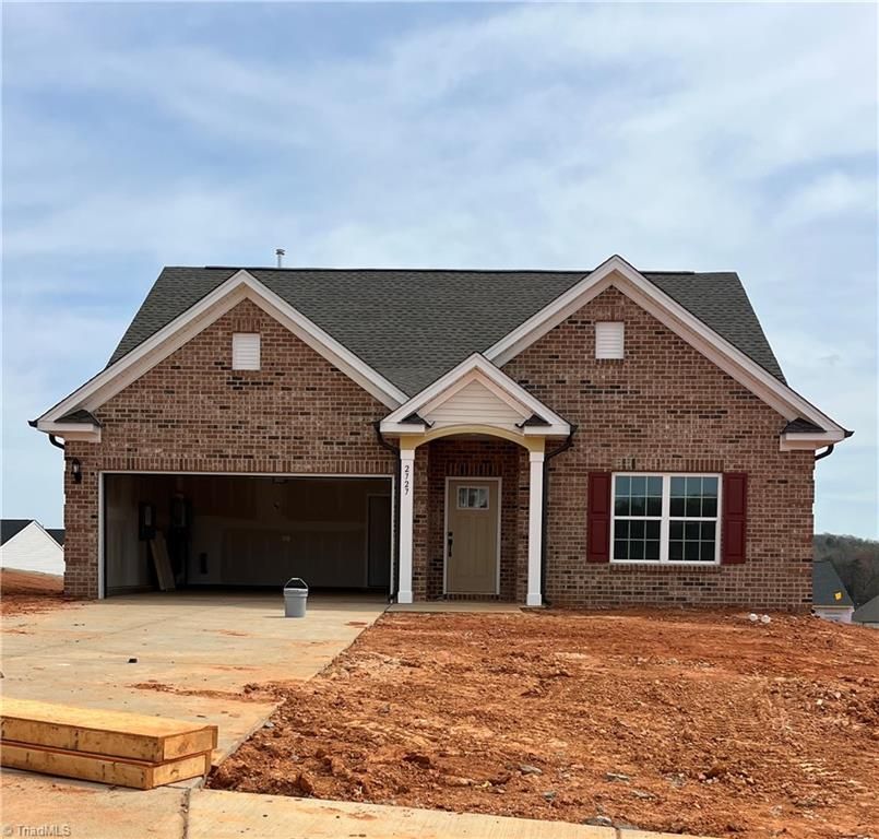 2727 Clear Lake Court, Winston-salem, NC 27106