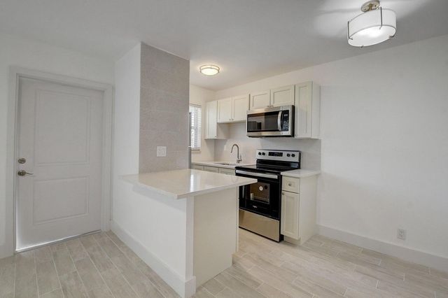 525 S Broadway Street M, Lantana, FL 33462