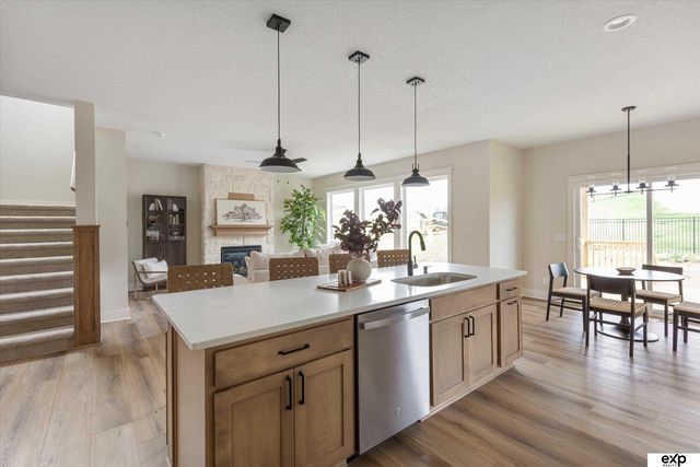 10010 S 184th Street, Omaha, NE 68136