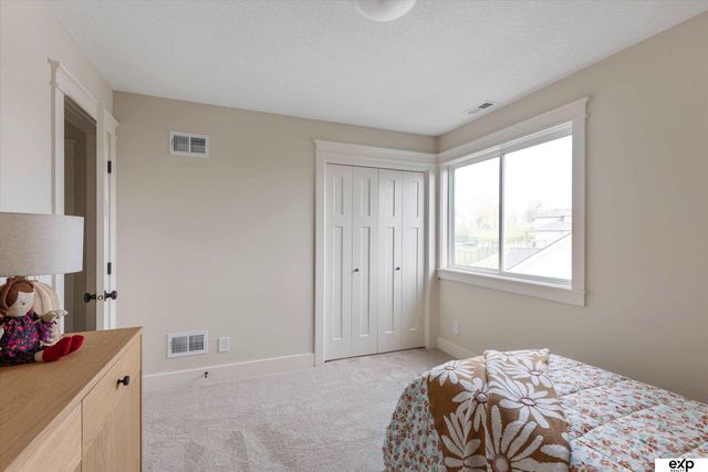 10010 S 184th Street, Omaha, NE 68136