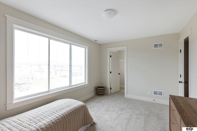 10010 S 184th Street, Omaha, NE 68136