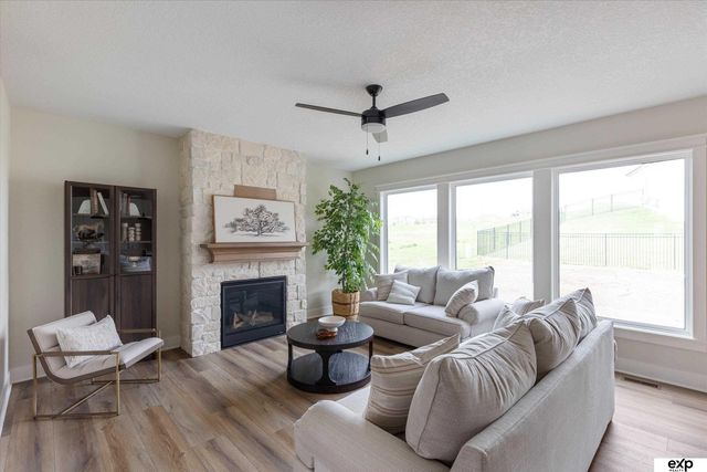 10010 S 184th Street, Omaha, NE 68136