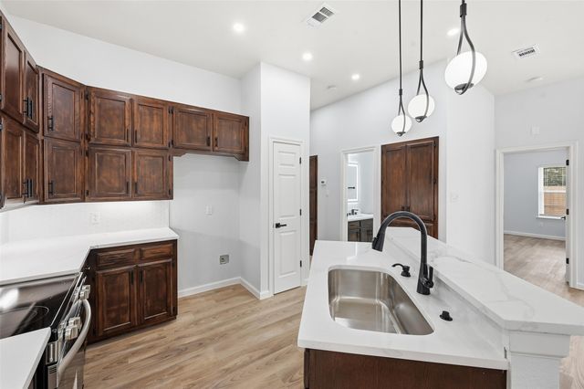 1005 Meadow Circle N, Keller, TX 76248