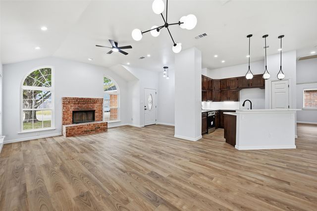 1005 Meadow Circle N, Keller, TX 76248