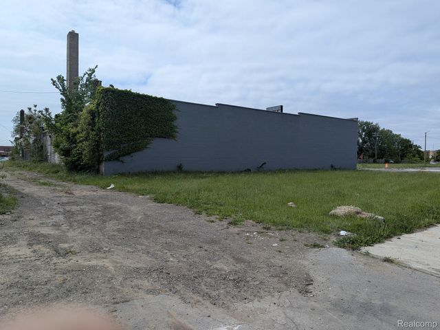 7009 W Chicago, Detroit, MI 48204
