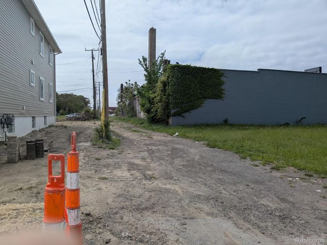 7009 W Chicago, Detroit, MI 48204