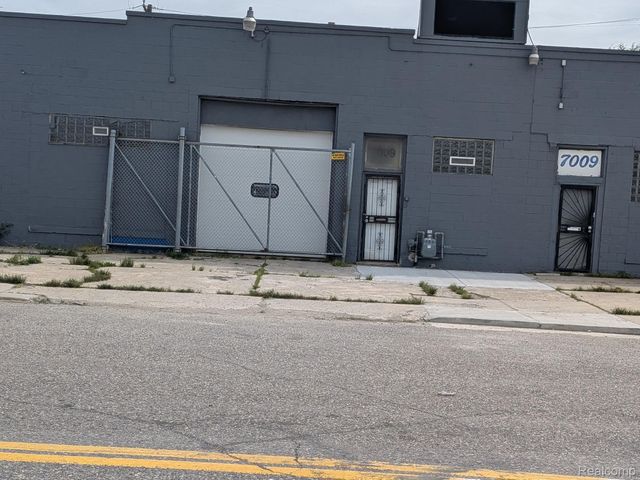 7009 W Chicago, Detroit, MI 48204
