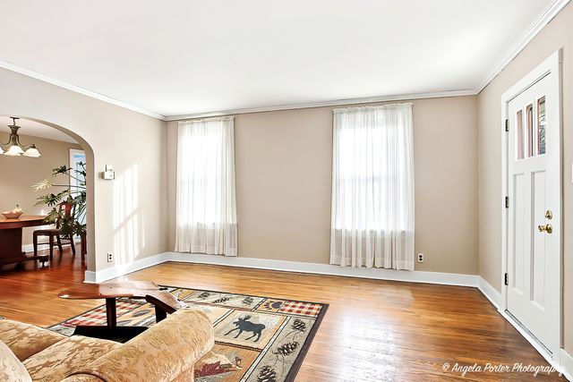 331 Chestnut Street, Woodstock, IL 60098