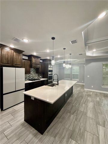 5205 Edinburg, Corpus Christi, TX 78413