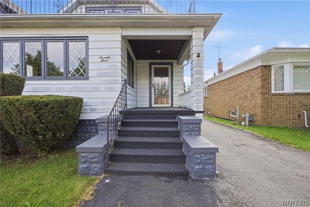73 Saint Marys Road, Buffalo, NY 14211