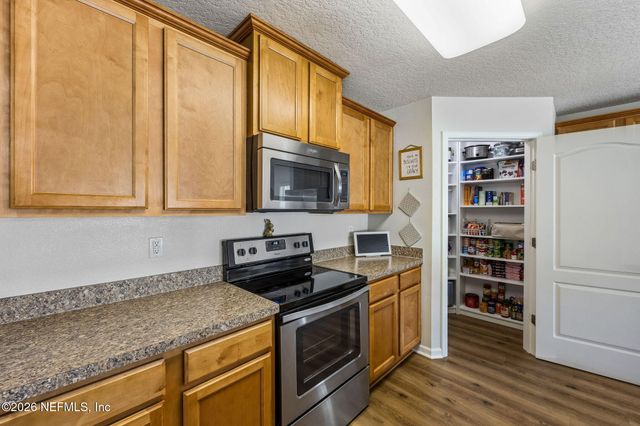 65073 MOSSY CREEK Lane, Yulee, FL 32097