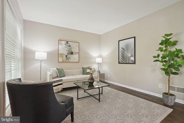 51 KNICKERBOCKER LN, Malvern, PA 19355