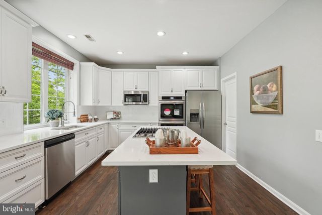 51 KNICKERBOCKER LN, Malvern, PA 19355