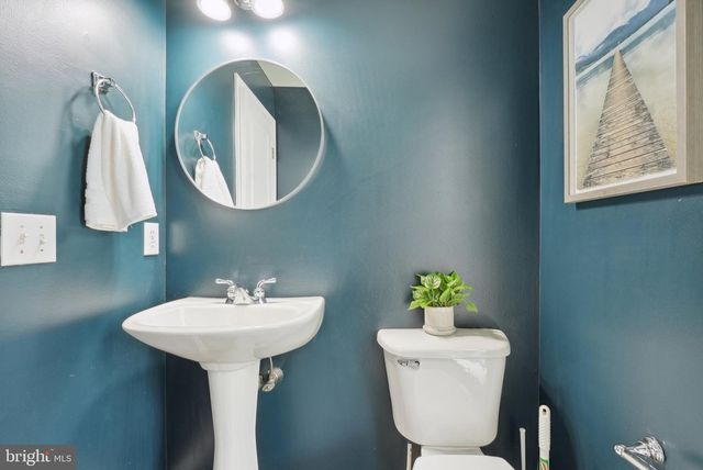 51 KNICKERBOCKER LN, Malvern, PA 19355