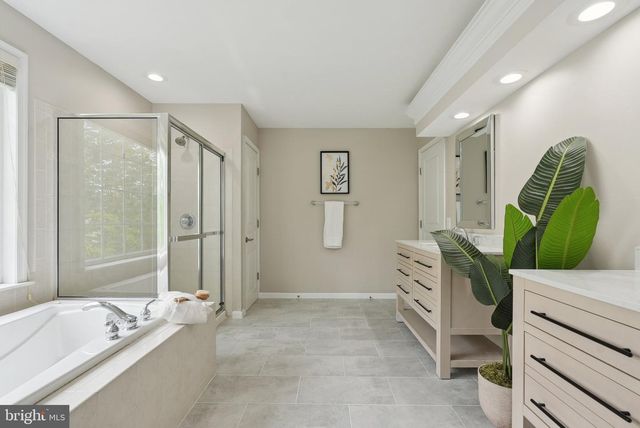 51 KNICKERBOCKER LN, Malvern, PA 19355