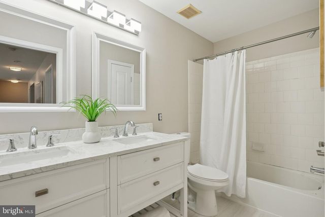 51 KNICKERBOCKER LN, Malvern, PA 19355