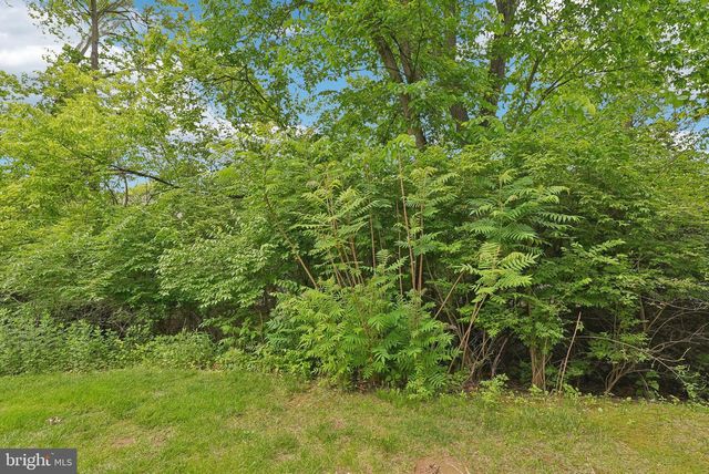 51 KNICKERBOCKER LN, Malvern, PA 19355