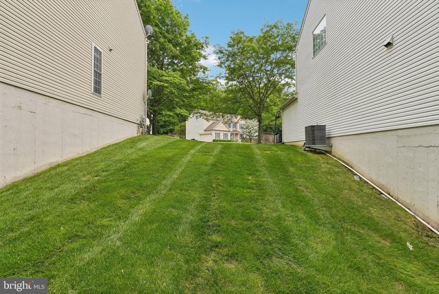 51 KNICKERBOCKER LN, Malvern, PA 19355