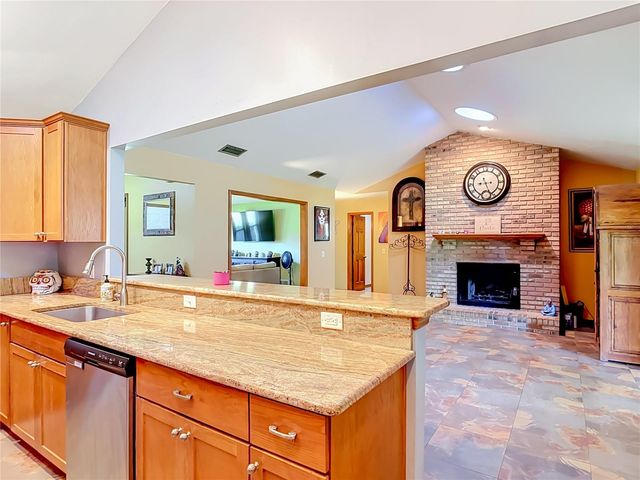 520 SUMMERHAVEN DRIVE, Debary, FL 32713