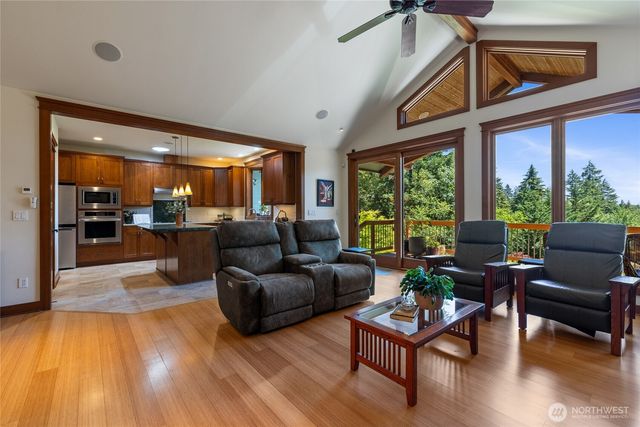 15765 Green Leaf Lane SW, Port Orchard, WA 98367