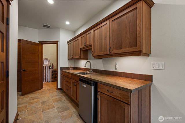 15765 Green Leaf Lane SW, Port Orchard, WA 98367