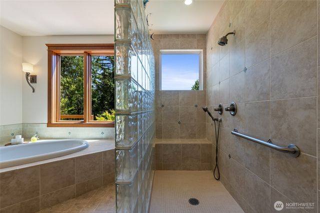 15765 Green Leaf Lane SW, Port Orchard, WA 98367