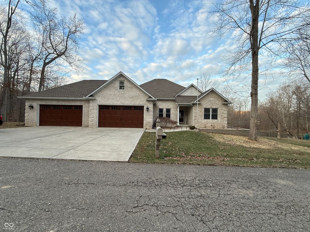 1326 E Browning Court, Martinsville, IN 46151