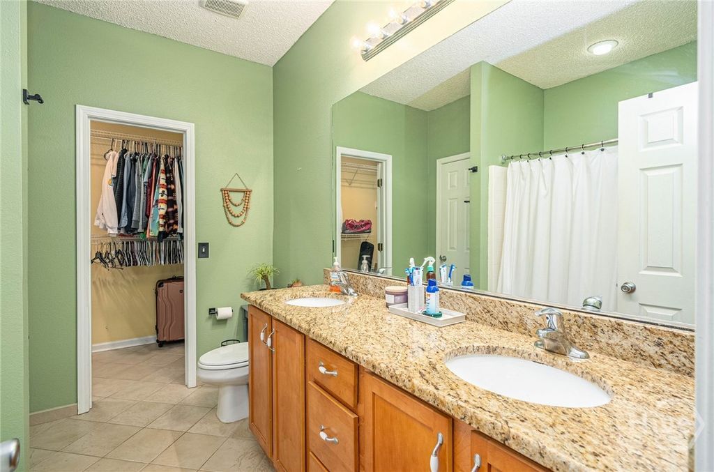 Image 14 of property listing at 88 Falkland Avenue, Savannah, GA 31407