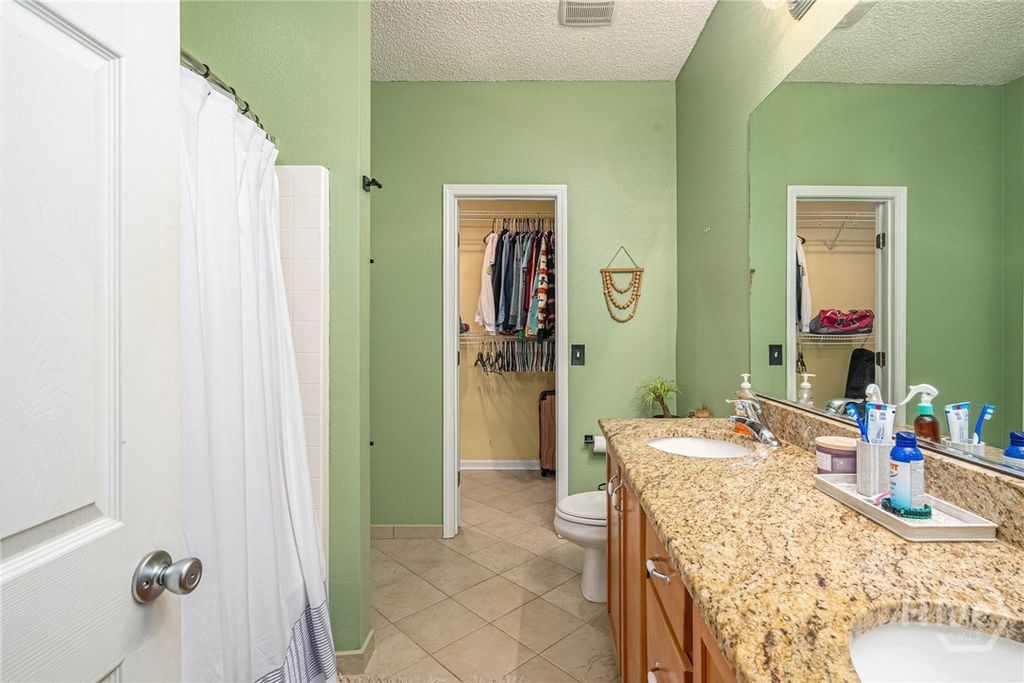 Image 15 of property listing at 88 Falkland Avenue, Savannah, GA 31407