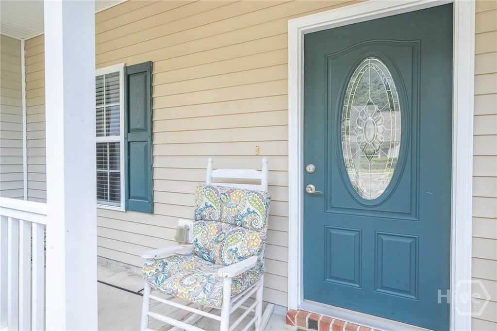 Image 2 of property listing at 88 Falkland Avenue, Savannah, GA 31407