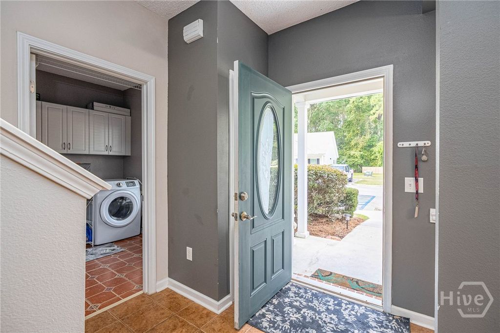 Image 3 of property listing at 88 Falkland Avenue, Savannah, GA 31407
