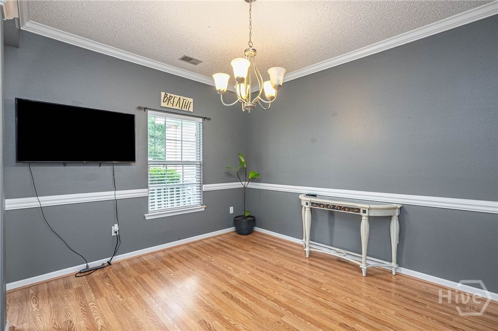 Image 4 of property listing at 88 Falkland Avenue, Savannah, GA 31407