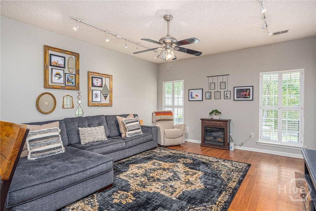 Image 8 of property listing at 88 Falkland Avenue, Savannah, GA 31407