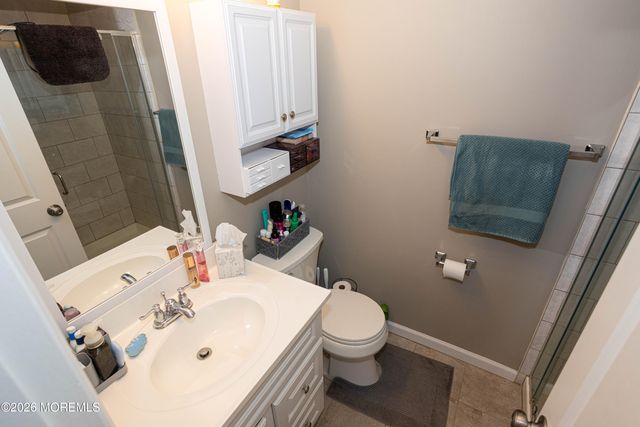 43 Farnham Square 243, Parlin, NJ 08859