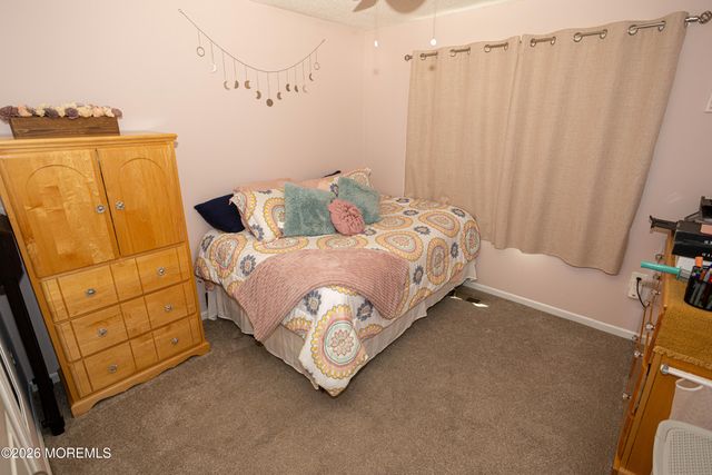 43 Farnham Square 243, Parlin, NJ 08859