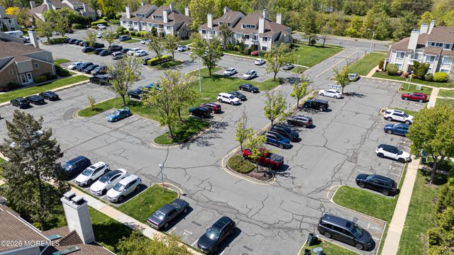 43 Farnham Square 243, Parlin, NJ 08859