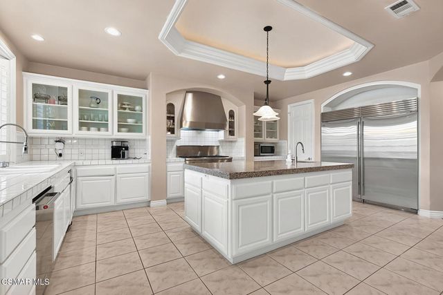 4006 Hunt Club Court, Agoura Hills, CA 91301